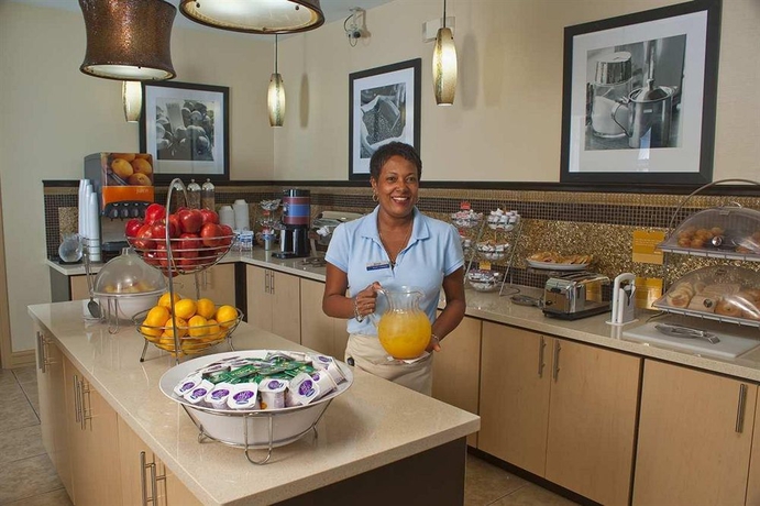 Imagen del bar/restaurante del Hotel Hampton Inn Boca Raton-deerfield Beach. Foto 2