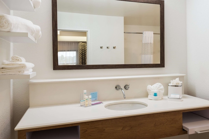 Imagen de la habitación del Hotel Hampton Inn Bonita Springs. Foto 11