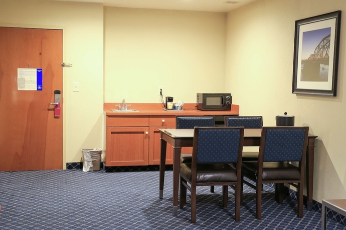 Imagen del bar/restaurante del Hotel Hampton Inn Bordentown. Foto 2