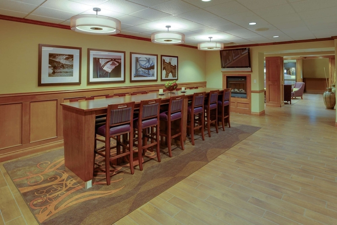 Imagen de los interiores del Hotel Hampton Inn Bordentown. Foto 17