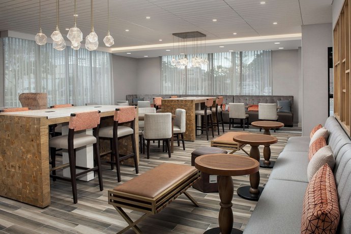 Imagen de los interiores del Hotel Hampton Inn Boston Logan Airport Chelsea. Foto 10