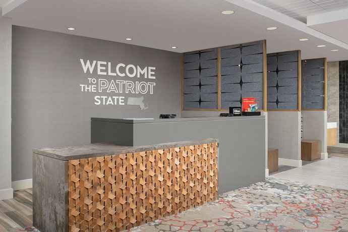 Imagen de los interiores del Hotel Hampton Inn Boston Logan Airport Chelsea. Foto 11