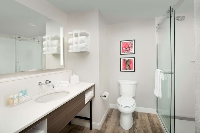 Imagen de la habitación del Hotel Hampton Inn Boston Logan Airport Chelsea. Foto 4