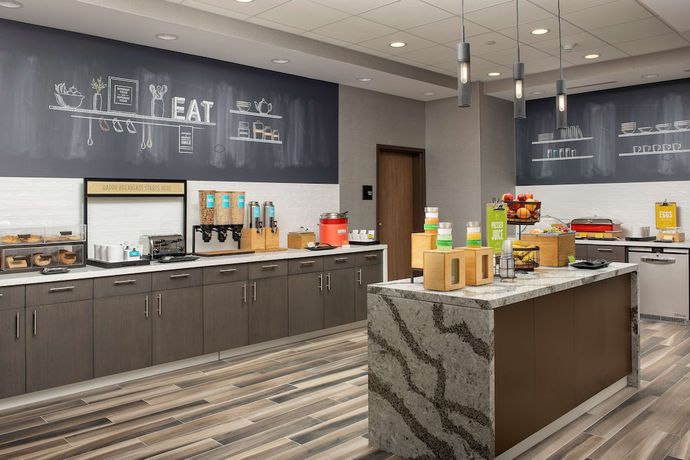 Imagen de los interiores del Hotel Hampton Inn Boston Logan Airport Chelsea. Foto 12