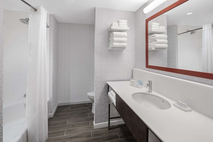 Imagen de la habitación del Hotel Hampton Inn Boston Woburn. Foto 4