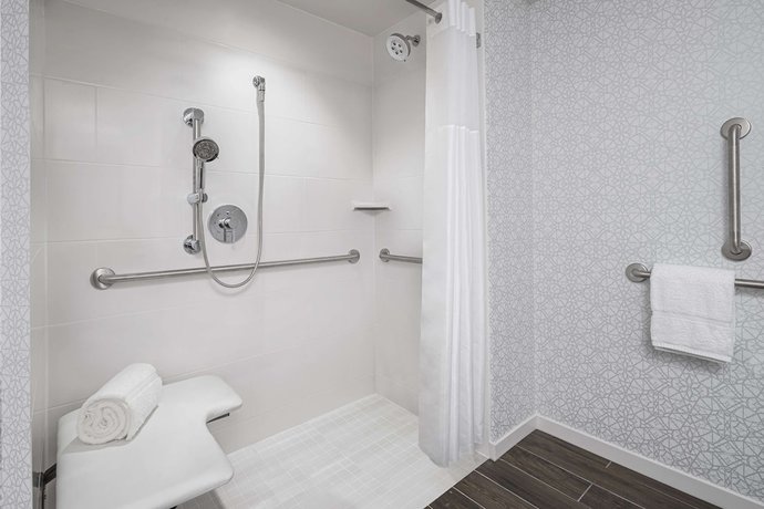 Imagen de la habitación del Hotel Hampton Inn Boston Woburn. Foto 6