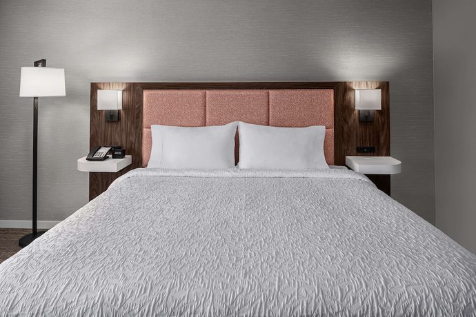 Imagen de la habitación del Hotel Hampton Inn Boston Woburn. Foto 17