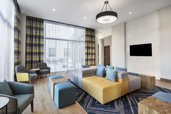 Imagen de los interiores del Hotel Hampton Inn Boston Woburn. Foto 20