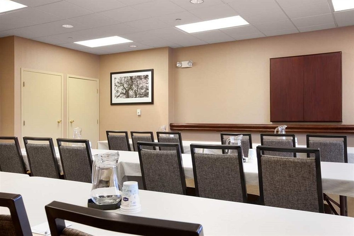 Imagen de los interiores del Hotel Hampton Inn Boston/braintree. Foto 13