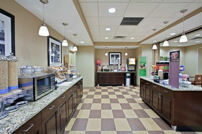 Imagen del bar/restaurante del Hotel Hampton Inn Brockport. Foto 2