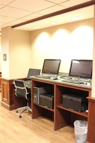 Imagen de los interiores del Hotel Hampton Inn Brookhaven Long Island. Foto 13