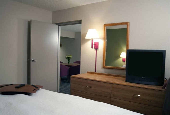 Imagen de la habitación del Hotel Hampton Inn Brooksville Dade. Foto 8