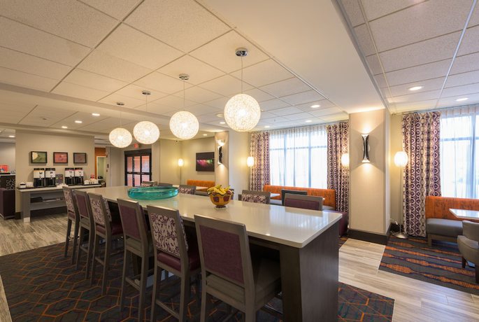 Imagen de los interiores del Hotel Hampton Inn Buffalo-Hamburg. Foto 19
