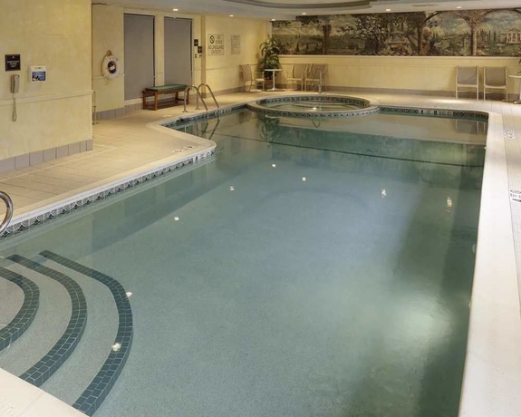 Imagen de la piscina del Hotel Hampton Inn Buffalo-williamsville. Foto 12