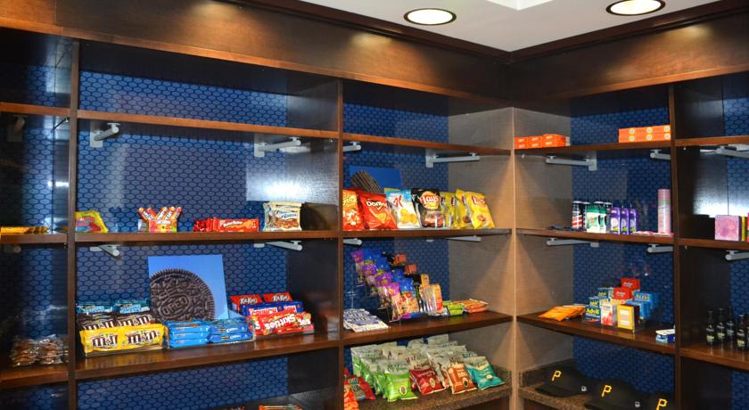 Imagen de los interiores del Hotel Hampton Inn Butler. Foto 12