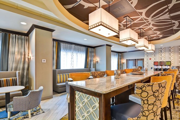 Imagen de los interiores del Hotel Hampton Inn By Hilton Atlanta Kennesaw. Foto 15