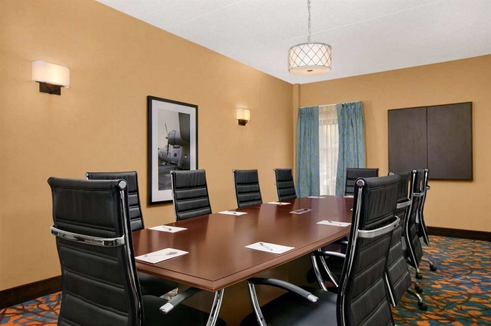 Imagen de los interiores del Hotel Hampton Inn By Hilton Chicago-midway Airport. Foto 14