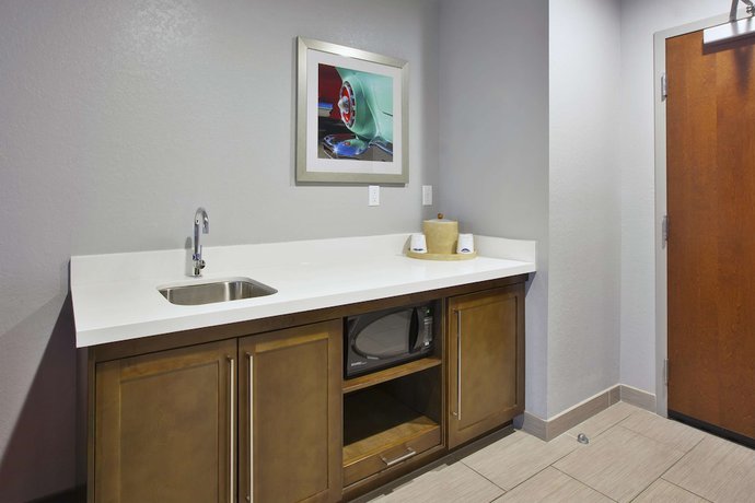 Imagen de la habitación del Hotel Hampton Inn By Hilton Detroit Dearborn. Foto 5