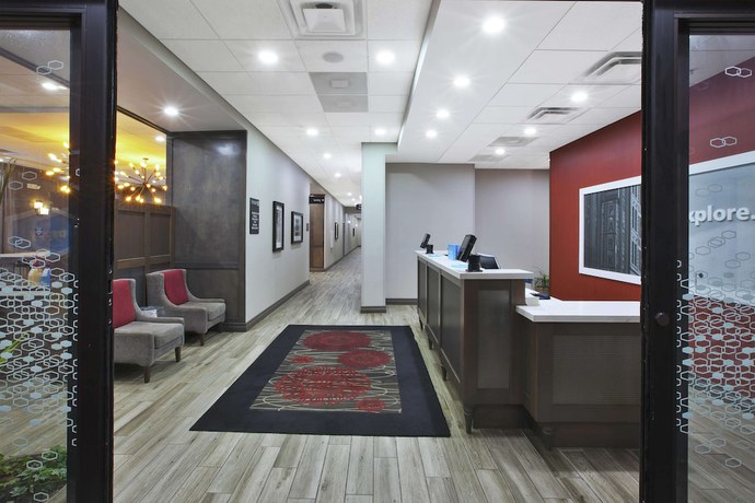 Imagen de los interiores del Hotel Hampton Inn By Hilton Detroit Dearborn. Foto 18