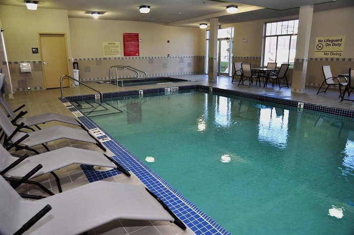 Imagen de la piscina del Hotel Hampton Inn By Hilton Edmonton/south, Alberta, Canada. Foto 15