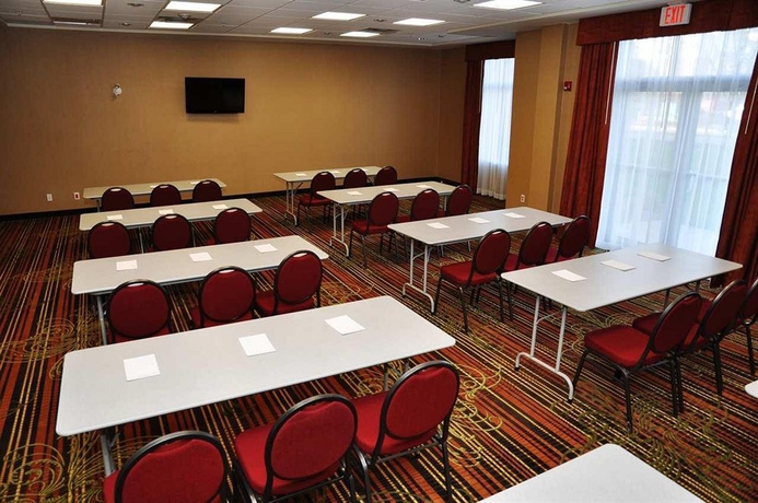 Imagen de los interiores del Hotel Hampton Inn By Hilton Edmonton/south, Alberta, Canada. Foto 9