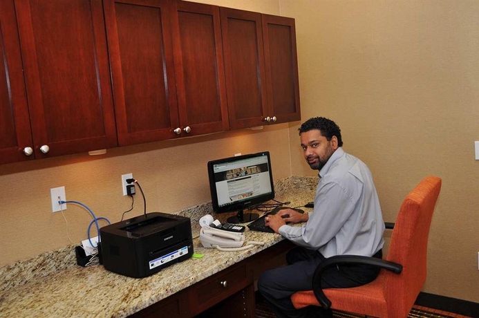 Imagen de los interiores del Hotel Hampton Inn By Hilton Edmonton/south, Alberta, Canada. Foto 10
