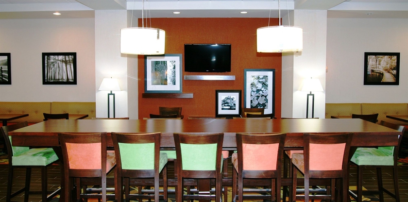 Imagen del bar/restaurante del Hotel Hampton Inn By Hilton Edmonton/south, Alberta, Canada. Foto 4