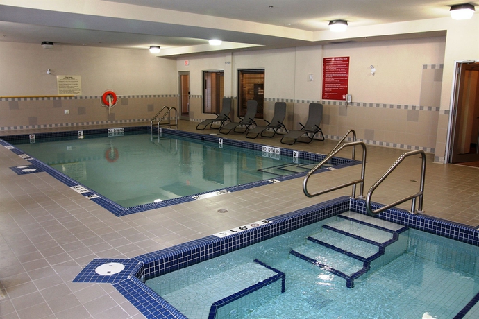 Imagen de la piscina del Hotel Hampton Inn By Hilton Edmonton/south, Alberta, Canada. Foto 16