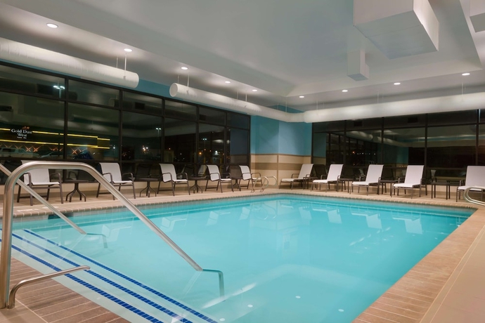 Imagen de la piscina del Hotel Hampton Inn By Hilton Elko. Foto 18