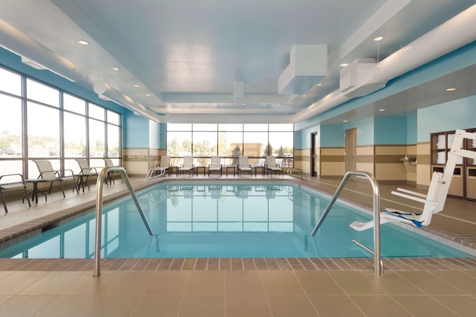 Imagen de la piscina del Hotel Hampton Inn By Hilton Elko. Foto 19