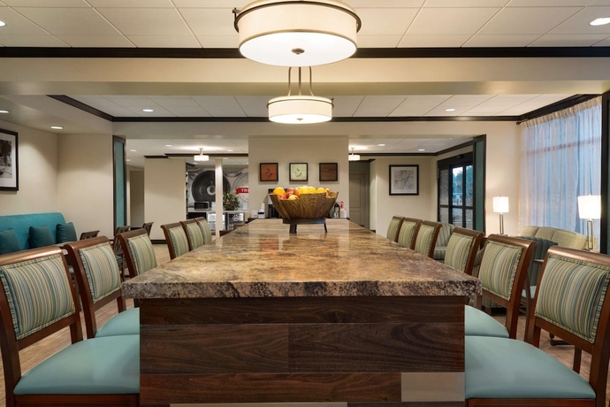Imagen del bar/restaurante del Hotel Hampton Inn By Hilton Elko. Foto 3