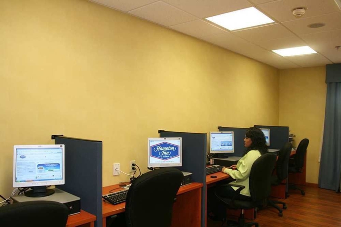 Imagen de los interiores del Hotel Hampton Inn By Hilton Guadalajara-aeropuerto. Foto 7