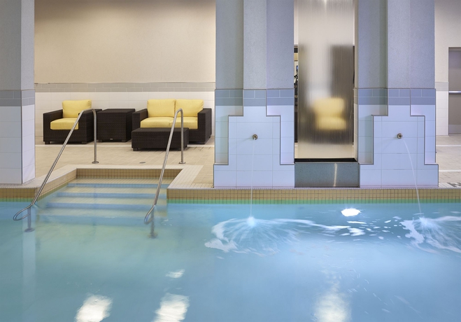 Imagen de la piscina del Hotel Hampton Inn By Hilton Halifax Downtown. Foto 16