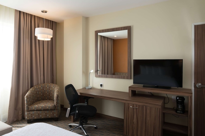 Imagen de la habitación del Hotel Hampton Inn By Hilton Irapuato. Foto 11
