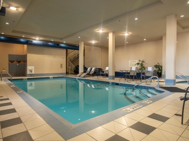 Imagen de la piscina del Hotel Hampton Inn By Hilton Kamloops. Foto 15