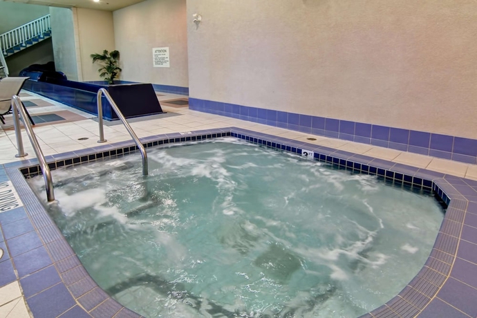 Imagen de la piscina del Hotel Hampton Inn By Hilton Kamloops. Foto 16