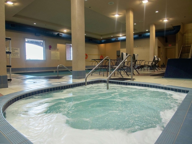 Imagen de la piscina del Hotel Hampton Inn By Hilton Kamloops. Foto 19