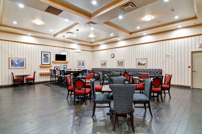 Imagen del bar/restaurante del Hotel Hampton Inn By Hilton Kamloops. Foto 2