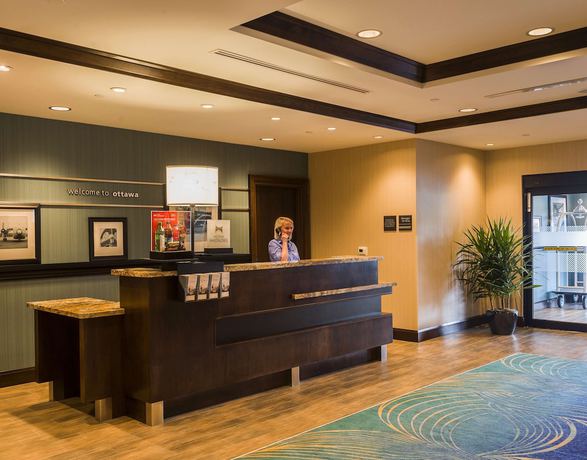 Imagen de los interiores del Hotel Hampton Inn By Hilton Ottawa Airport, On, Cn. Foto 15