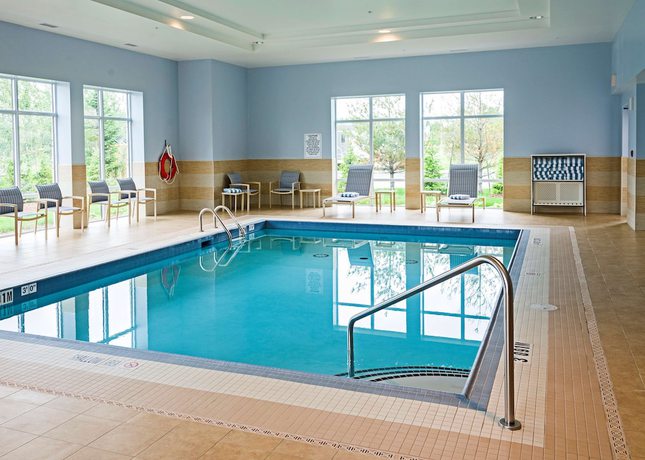 Imagen de la piscina del Hotel Hampton Inn By Hilton Ottawa Airport, On, Cn. Foto 19