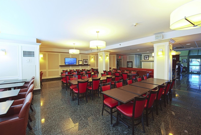 Imagen del bar/restaurante del Hotel Hampton Inn By Hilton Ottawa. Foto 5