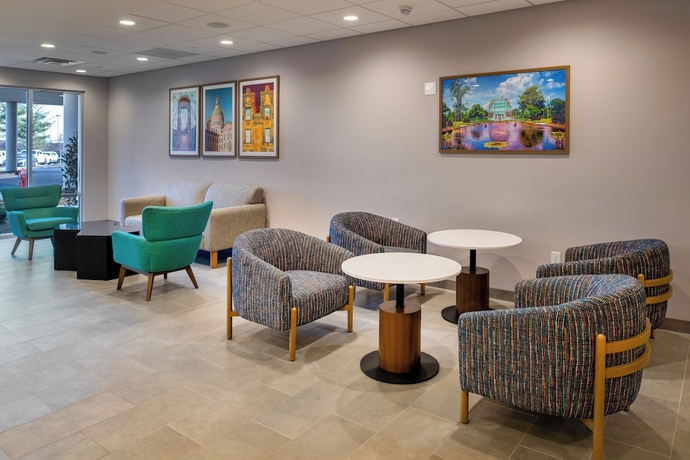 Imagen de los interiores del Hotel Hampton Inn By Hilton St Louis Airport. Foto 16