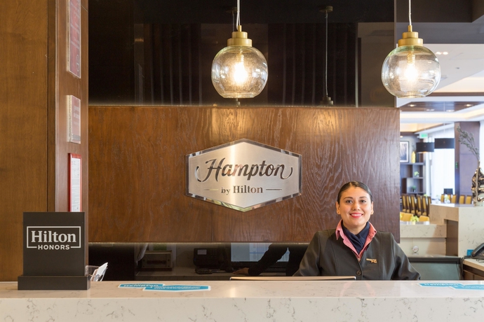 Imagen de los interiores del Hotel Hampton Inn By Hilton Tijuana. Foto 16
