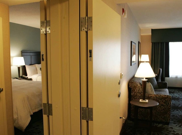 Imagen de los interiores del Hotel Hampton Inn By Hilton Toronto Airport Corporate Centre. Foto 15