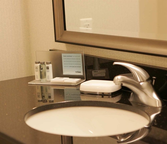 Imagen de la habitación del Hotel Hampton Inn By Hilton Toronto Airport Corporate Centre. Foto 9