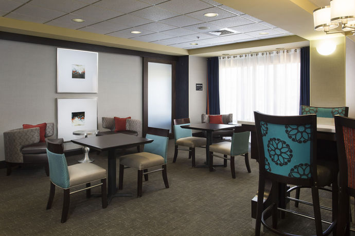 Imagen de los interiores del Hotel Hampton Inn By Hilton Troy. Foto 12