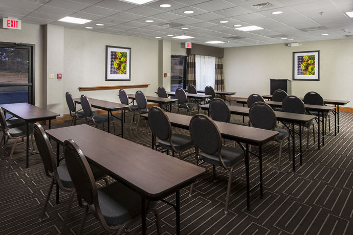 Imagen de los interiores del Hotel Hampton Inn By Hilton Troy. Foto 16