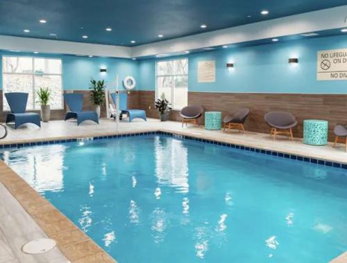 Imagen de la piscina del Hotel Hampton Inn By Hilton Williams. Foto 8