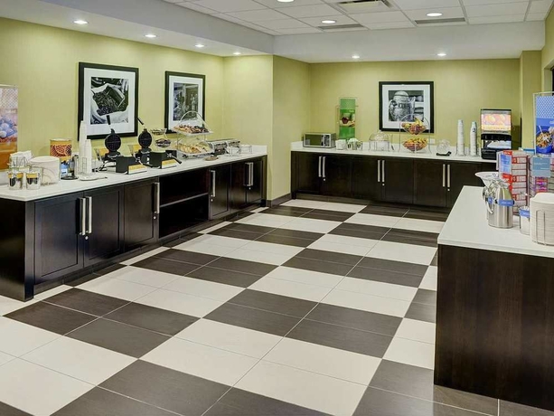 Imagen del bar/restaurante del Hotel Hampton Inn By Hilton Winnipeg Airport/polo Park. Foto 5