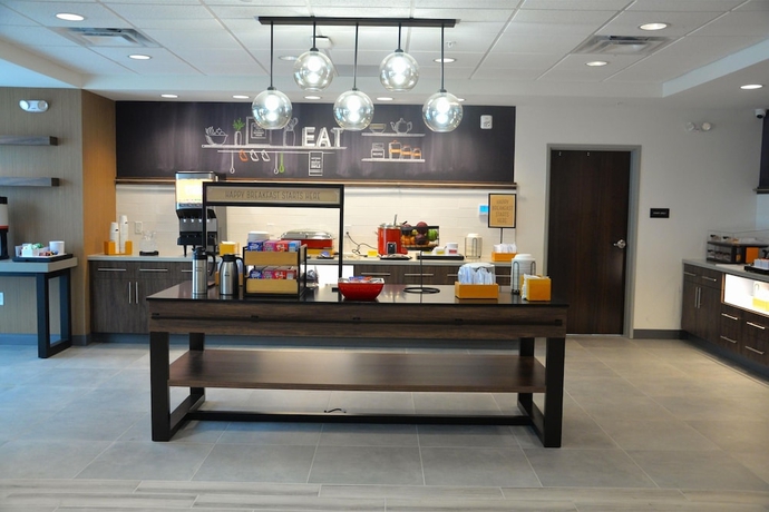 Imagen del bar/restaurante del Hotel Hampton Inn Cabot. Foto 3